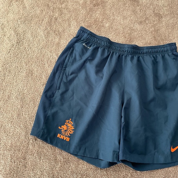 Nike KNVB Holland Men’s Athletic Soccer Shorts Team Issued - Picture 2 of 5